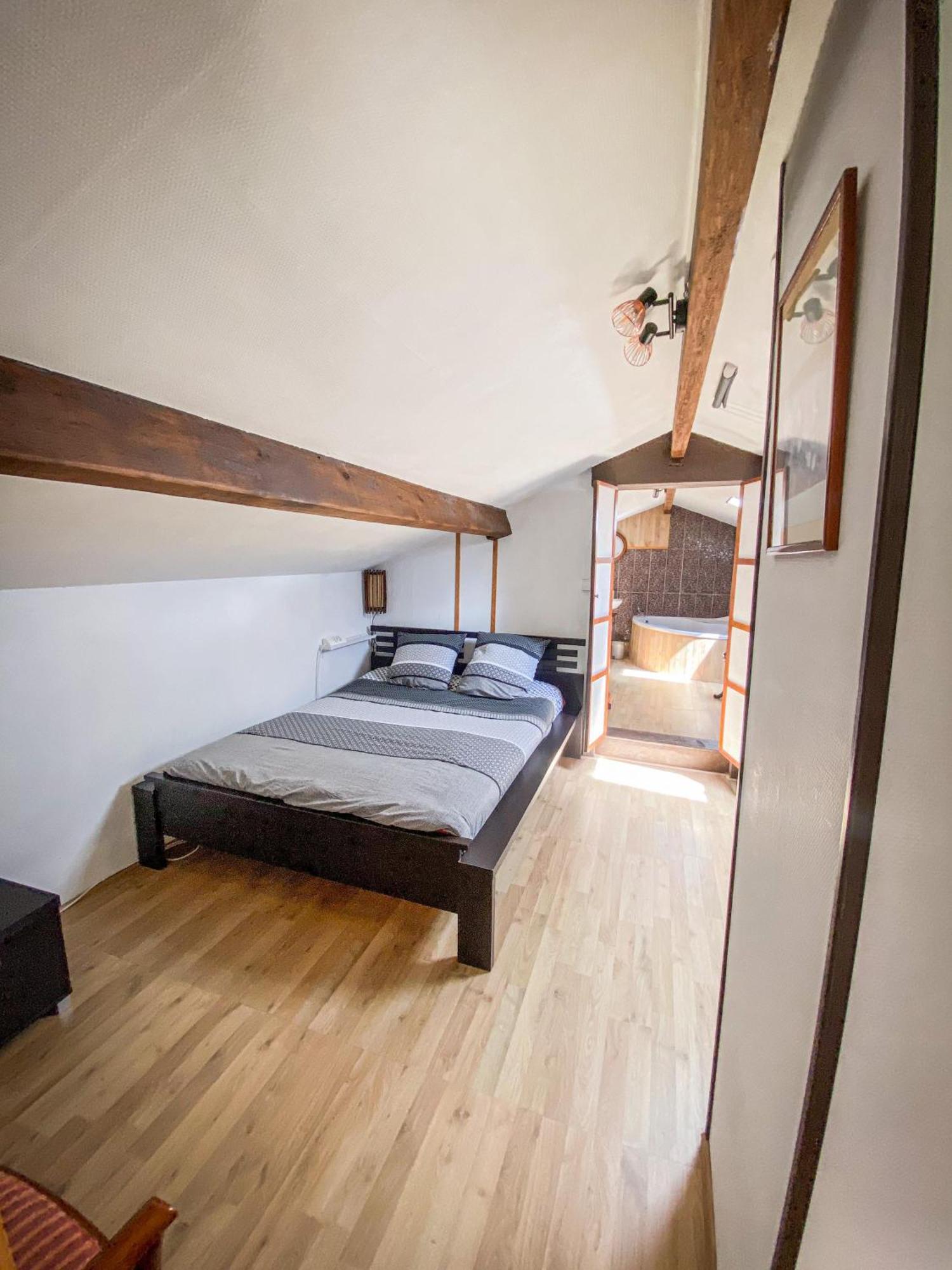Ryokan Lankana Exideuil-sur-Vienne Екстериор снимка