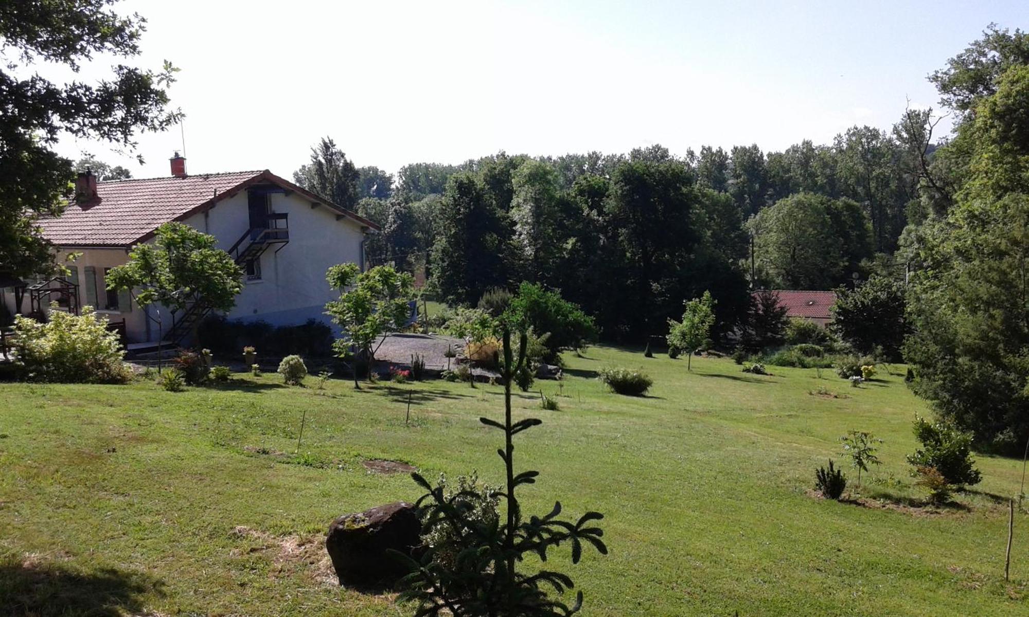 Ryokan Lankana Exideuil-sur-Vienne Екстериор снимка
